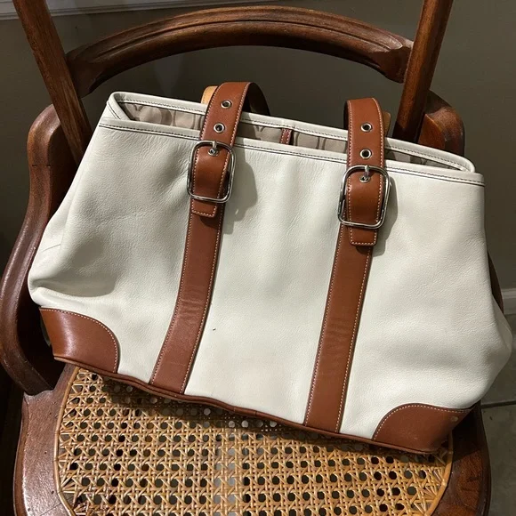 Vintage 2000's Coach Soho Shopper Cream and Brown Leather Carryall - Picture 2 of 11